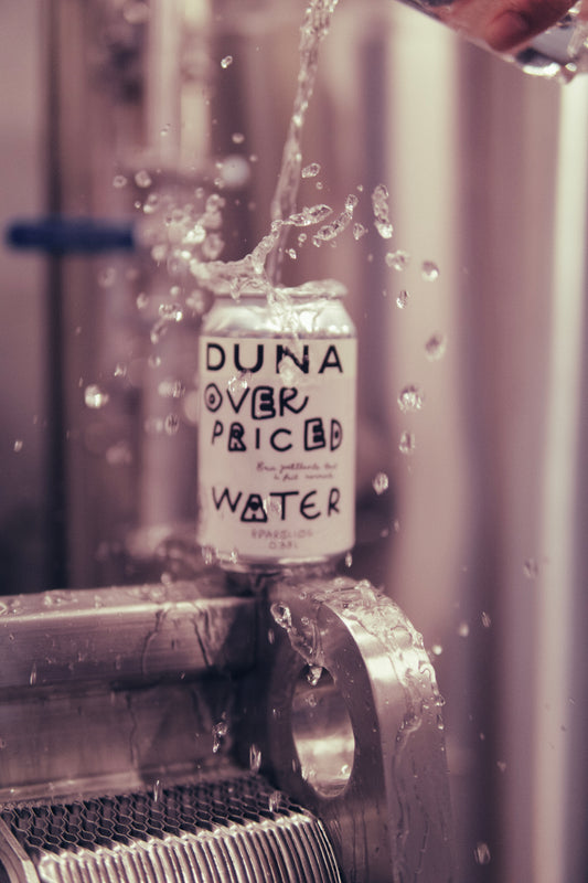 DUNA x overpriced water – Sparkling 0.33L